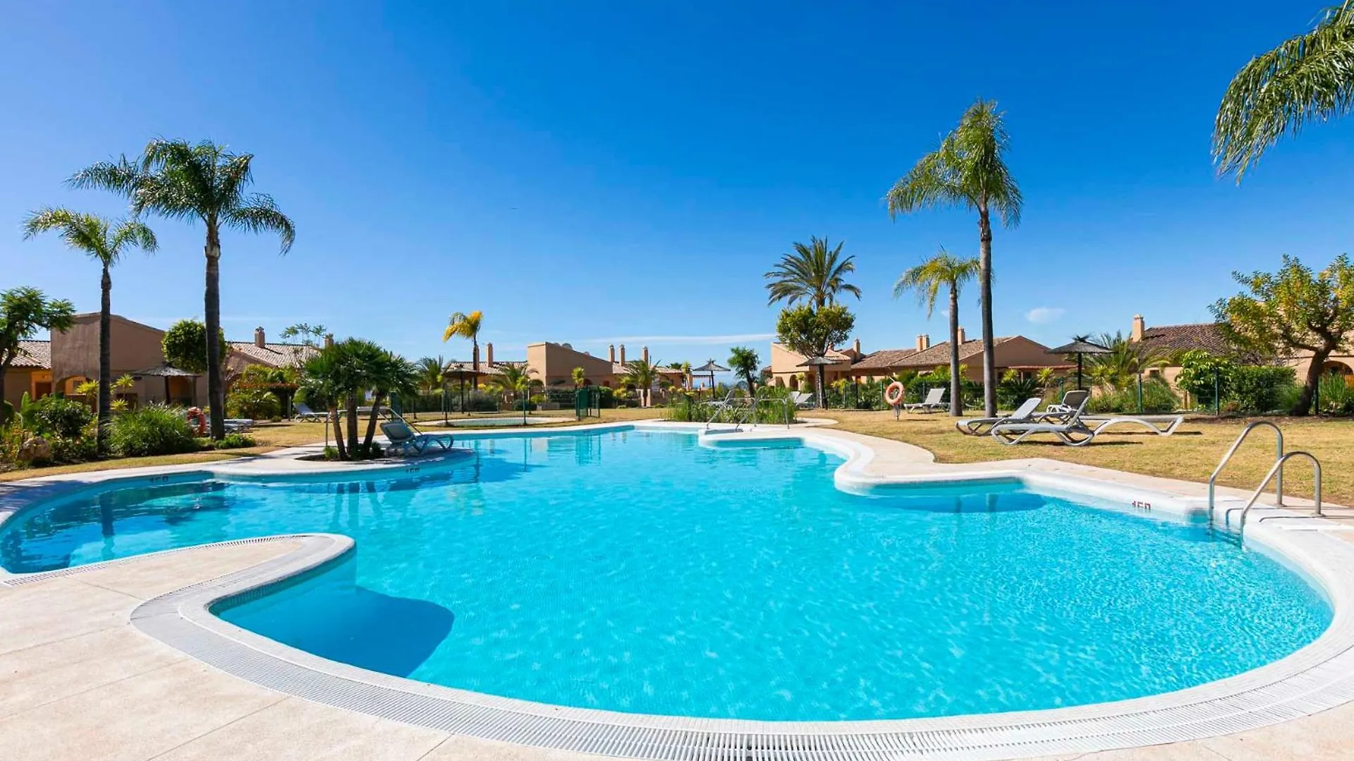 Elegante Piso En Benahavis Con Vista Al Mar Apartment Estepona Spain